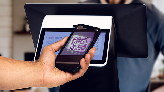Swish app scan QR code at cash register-small